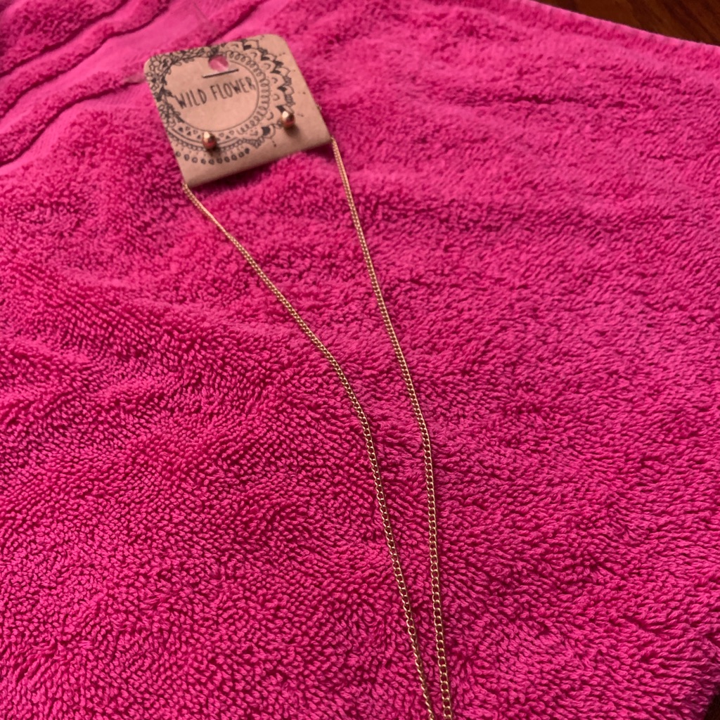 Pretty Simple And Classic Necklace 11$